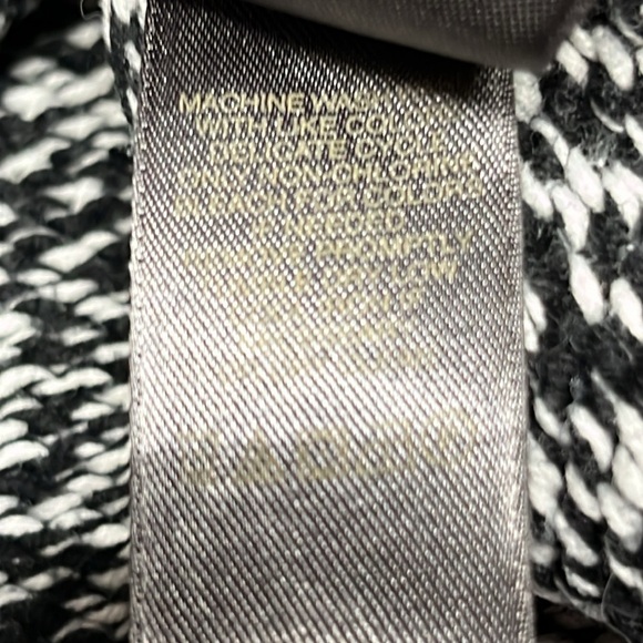 Liz Claiborne Tweed Black & White Sweater - Picture 14 of 15